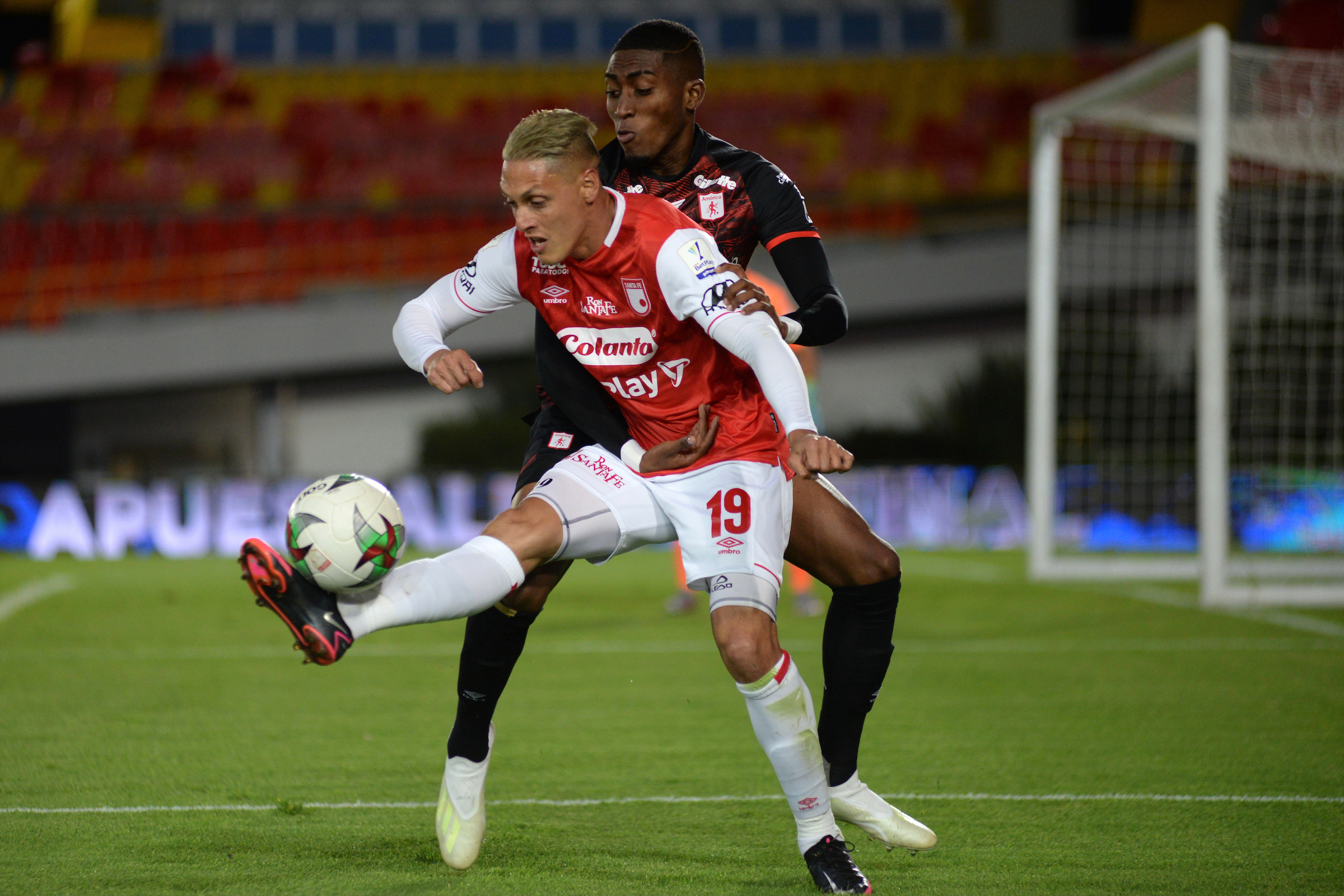 El delantero Diego Valdés se marchó de Santa Fe, pero seguirá en el fútbol de Bogotá - Vimarsana News